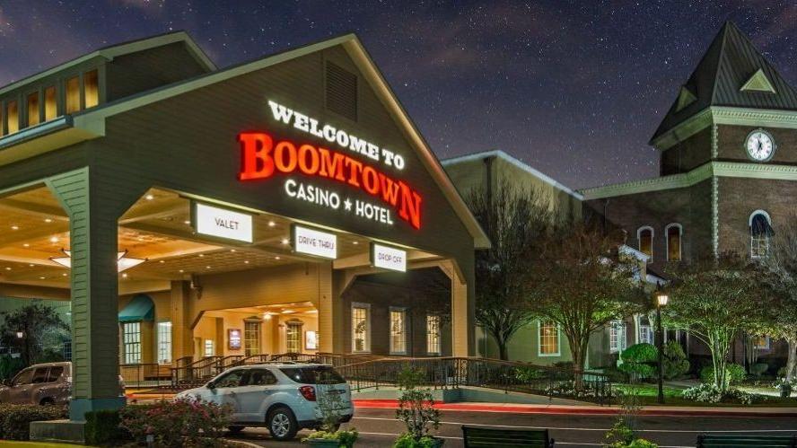 Casino wants suit over rooftop death moved to federal court